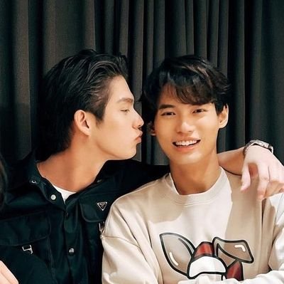 #ไบร์ทวิน คือชื่อด้อมของฉัน 🖤🤍🦊🐰💚❤
@winmetawin @bbrightvc เมนคู่และคีพคู่นะฮะ💗