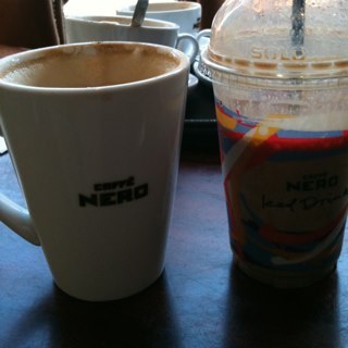 guyincognit_o's profile picture. Red shirt, mess maker & International Man of Mystery Meat