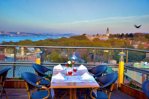 Blue Mosgue ,Topkapı Palace ,Yerebatan Basılıca ,Hagia Sophia very close to hotel.
http://t.co/B3gmltdgHY
http://t.co/xHr3hnoyLl