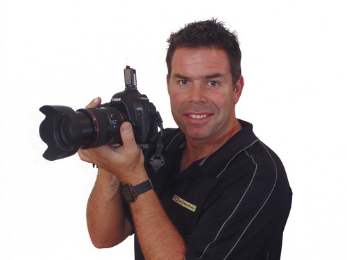 O2VBrisBayside's profile picture. Irish photograhper making houses smile in sunny Queensland