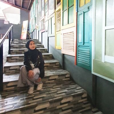 A happy wife of @adityawiwoho | mother of 3 | founder of Lembayung Wedding and Stuff