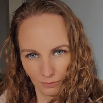 leannewells0408's profile picture. 