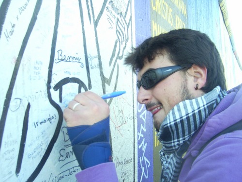 Músico, Deportista, Aventurero,... fiel seguidor del Karpe Diem! jejeje