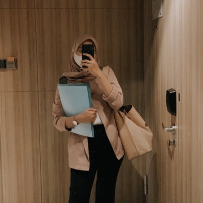 rahmadita_'s profile picture. 