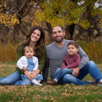 Pioneer Hi-Bred Rep, Mom, Farmer, Oilers Fan. BSc. Kinesiology