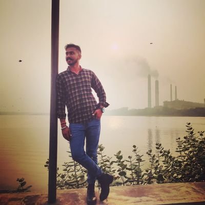 Devshekhawat191's profile picture. ✨🌺🔱 जय मां करणी 🔱🌺✨
                ठि. आभावास