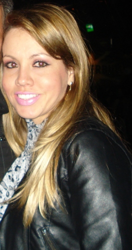 Cristã,casada,amoo a vida e td que tenho,pois devo a Ti Senhor!!!Feliz,feliz!!!!!!!!