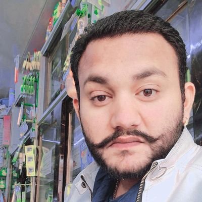 zindagi ek paheli hai usko suljhana humara kaam aur usme ulajna aapka