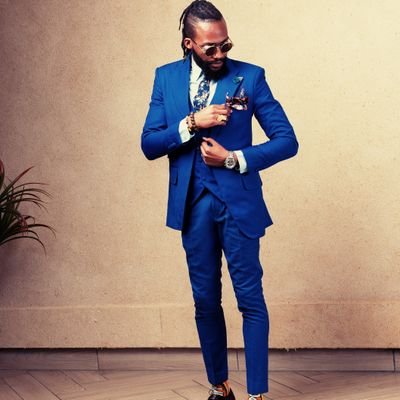 Bill a fashion lover,upcoming Designer and a stylist.Bill is into African design,works at whats good studios as style Mngr n host a radio show#TheLazeReggae shw