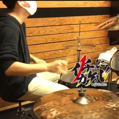 生粋のゲーマーで元ドルヲタ(堀くるみ神推し)でお猫様愛。六甲おろしを歌い続けて26年。読書好きでなろう小説を書く趣味ドラマー、元Gt&Vo、草野球は投外捕、バレー歴11年の元コーチ。市内駅伝区間29位/200、ダーツやボウリングを嗜みスキーやスケートも守備範囲。和洋中と料理も作れる無駄に万能な両利きのドM。
