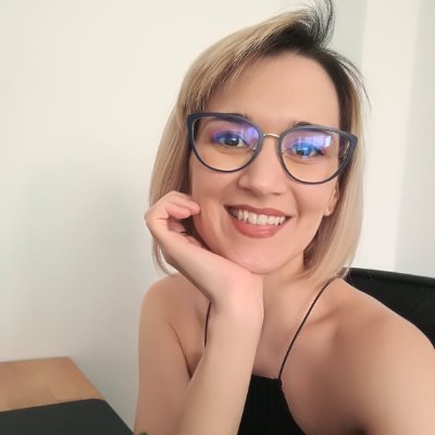CoraMarcu's profile picture. 👩‍💻 I tech. 🧵 I sew. 🌈 I queer.

she/her