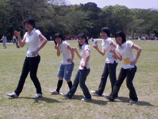 tabe_bot's profile picture. 某R大学生、某M野高校卒のたべの公認botです。2時間に1回つぶやきます。　追加してほしいものがあれば、DMかリプでお願いします。