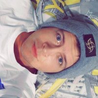 Adam :) (@r0yalzer094) 's Twitter Profile