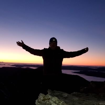 highupthehills's profile picture. following music football and the weather, up a hill.🚲🏔️ 🎶⚽️☀️  Rock+Roll. Sun+Shine 🏴󠁧󠁢󠁳󠁣󠁴󠁿