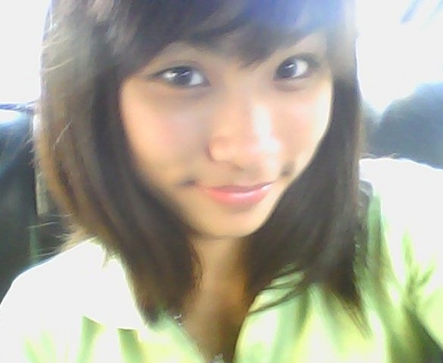 I'm a simple person with athletic personality. 
Born on July 7, 1990 .
Loves korean dramas :]