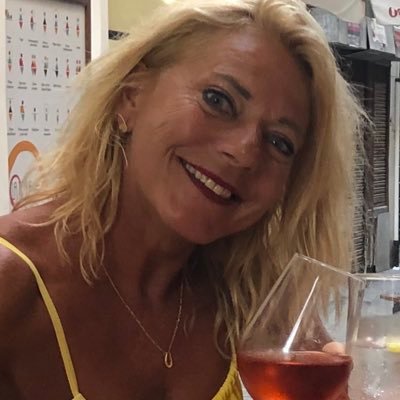 caro44453528's profile picture. zzp mindfulnesscoach, wandelcoach. schilderen, racefietsen en dansen