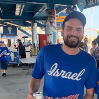 extremely online fan of Jews in sports. I steal my friends lines. created @DonZemmer, @mbcstanstiktok, @frumdalle. contributes @vaadhabadchanim and @ballhabatim