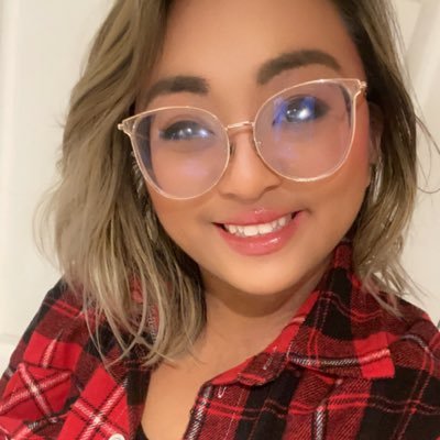 graceleencee's profile picture. Finding silver linings of creativity in every aspect of life.
