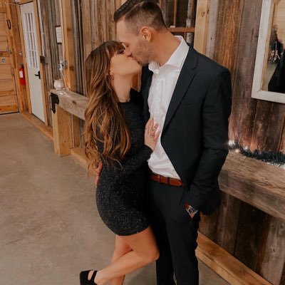 mari_a_milli's profile picture. Let whoever think whatever, just keep getting better • Utica, NY • Tik Tok: Mariah_a_Milli   💛Antonio