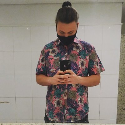 Constantemente me avaliando perante a imensidão do universo