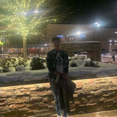 al3x_martinez04's profile picture. 