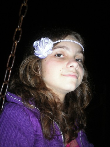 Bom meu nome é Millena e meu apelido é mih.Amoo mt rebelde ah,principalmente a Lua Blanco e Arthur Aguiar....Sou colorada 
Me segue e eu sigo dee volta ...