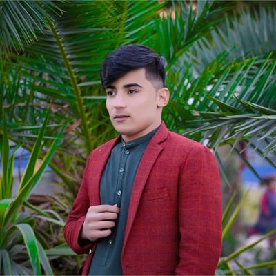 انـسانيـت لويه خـزانه ده
په لبـاس کـي مـه لټـوه
پـه انسانيت کـي ولټوه!
❤Salahuden Himat❤