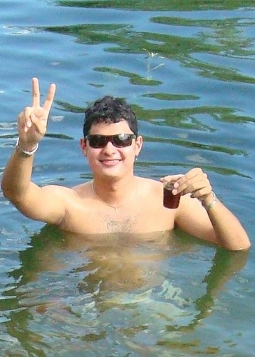 Sagitariano, Botafoguense, Funcionário Publico. Bacharel em Turismo, acadêmico em Ciências Contábeis. Pós Graduando em Direito Tributário.