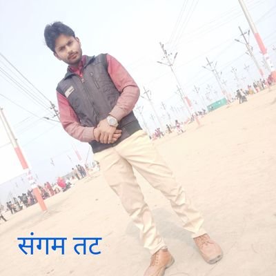अतुलितबलधामं हेमशैलाभदेहंदनुजवनकृशानुं ज्ञानिनामग्रगण्यम्।
सकलगुणनिधानं वानराणामधीशंरघुपतिप्रियभक्तं वातजातं नमामि॥3॥