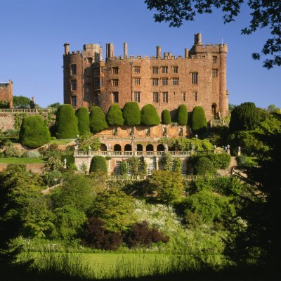 World-famous garden, 13th century castle and historic collection. Please check opening times before travelling. 📷 #CastellPowis #PowisCastle