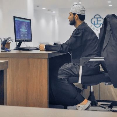  ولأن شعوري بك فاق كل شىء ..
لازال قلمي عاجزاً أن يكتبُ لك حرفاً
لماذا ..؟
لأن حروف اللغة العربية مجتمعه
عجزت ... أن تستوعب مفرداته ..!