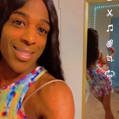 I Live 🆙 To My Name ❗️😜, I Really Be Cuttin🆙 @TrinaRockstarr Raised Me, @KMichelle Was Tbere When Da 🖕🏾Niggas Played Me But, Bitch YK I’m A #Barb 🎀💎🌻🌈✨