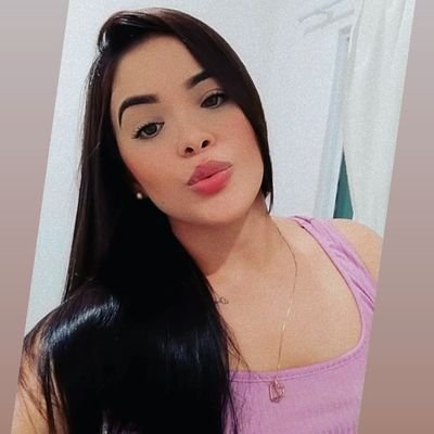 Bacharelado em Educação física 📚
Formada em gestão de recursos humanos 💍
Apaixonada por livros 📚💕