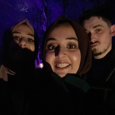 srazakazi's profile picture. binge watcher, baker and film geek. (occasionally runs into celebrities...) 💍