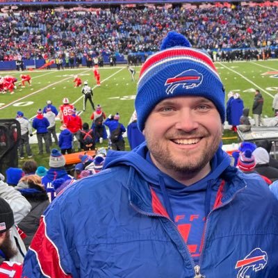 President & CEO at E-Commerce Giant Holdings. Founder of Tailgate Giant and Man Cave Giant. Co-Founder of Gameday Hospitality. DECA World Champion. #BillsMafia