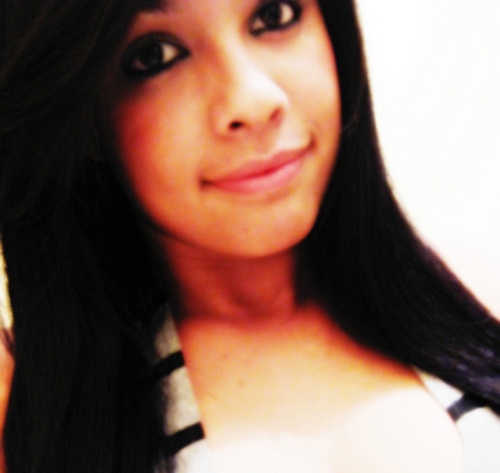 deebynnha's profile picture. Favor acionar o cérebro antes de abrir a boca.