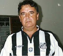 Engenheiro Civil, torcedor do Santos FC.