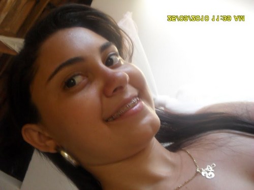 Graduando Física-Licenciatura. Canceriana, flamenguista, complicada, sentimental, decidida, teimosa, implicante, ciumenta e FELIZ, tenho fé em DEUS.