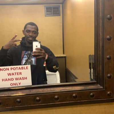 Coolinni_'s profile picture. 👽