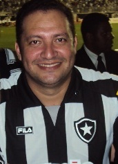 Amapaense, torcedor do BOTAFOGO, CRISTAL e MARACATU DA FAVELA.  Sou DJ nos eventos em geral e ADVOGADO no Estado do Amapá