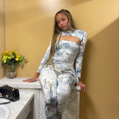 GiseleUwase8's profile picture. catch my vibe