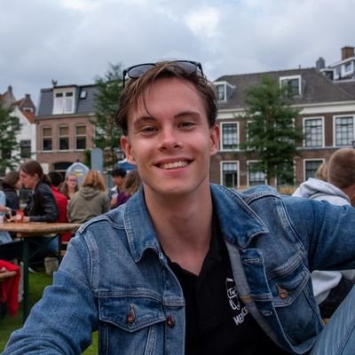 Student in Leiden / hockeyer en voetballiefhebber / geïnteresseerd in (internationale) politiek