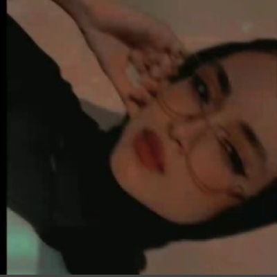 • دَافعْ عنْ أحْلامَك كأنَّها قَضيتُكَ الأولى والأَخيرَة 🖤