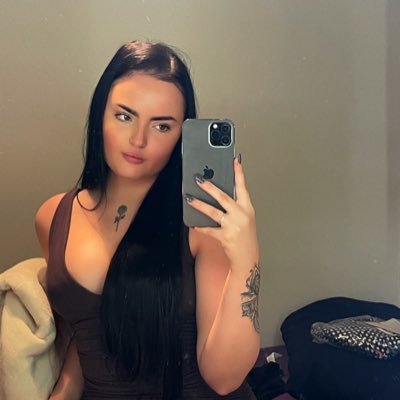 _danniedwards's profile picture. 