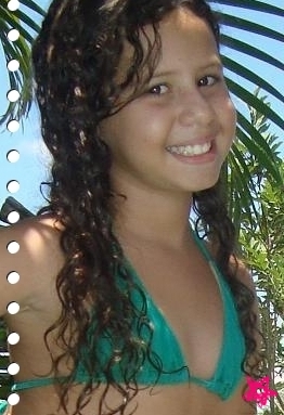 Sou uma garota legal e estrovertida e sou legal pra quem merece!♔:D