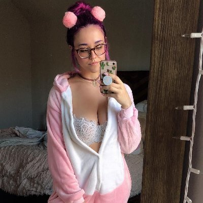 I'm looking for friendship but mostly a relationship. . I am bright,honest and loving woman with old and new fashion values.