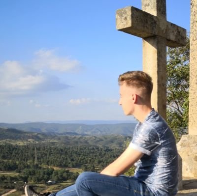 manolooo349's profile picture. Desarrollador Junior🎓📱💻
