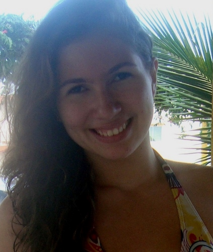 Sou de peixes e extrovertida, adoro praia, cinema...sou flamenguista de coração. Atleta de gr do ima.