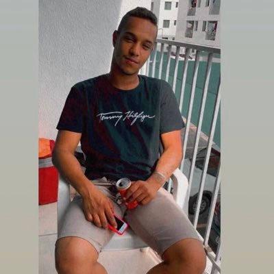 Sempre evoluindo no silêncio,pra fazer barulho na vitória!🙏🏾😌