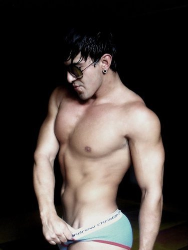 MiguelMirandaa_'s profile picture. Me prostituyo en twitter, una copa de favstar y te doy sexo anal por 5 horas o más.